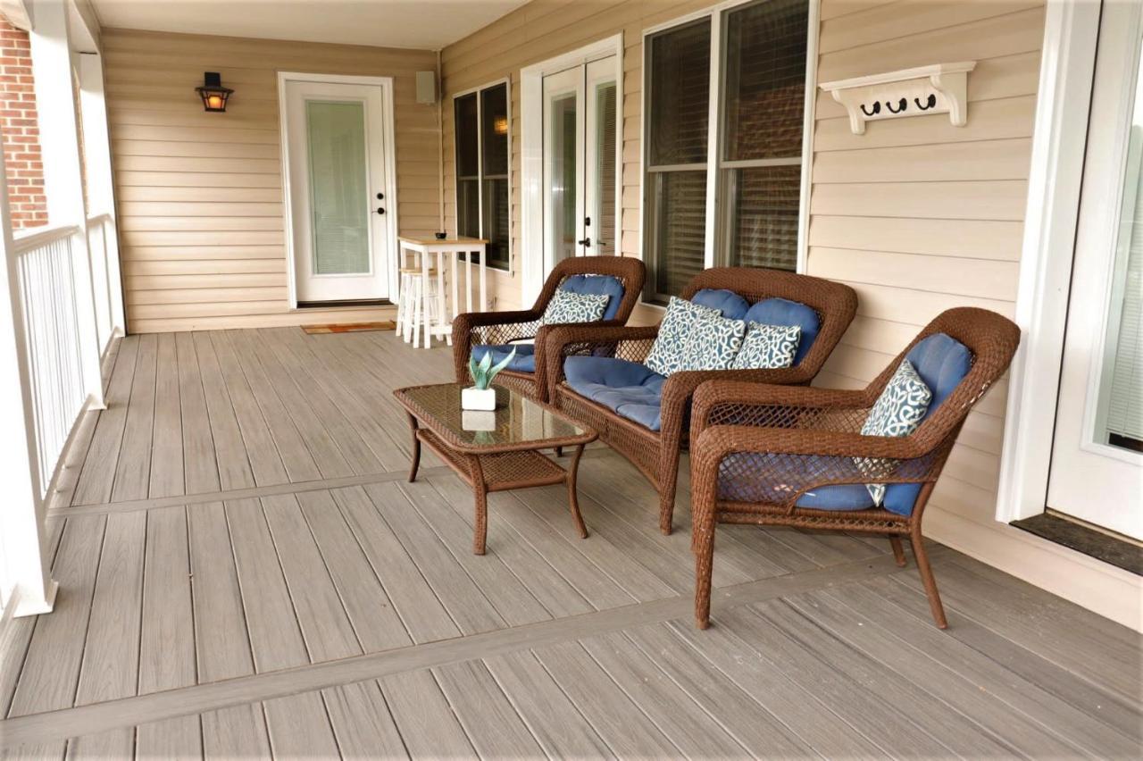 Smokie Mountain Lakefront Lodge: Secluded Luxury for Large Groups Sevierville Exterior photo